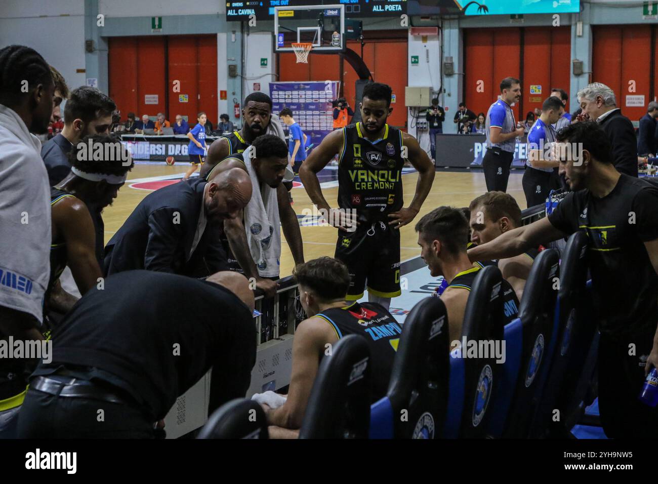 Vanoli Cremona während des Spiels Vanoli Basket Cremona gegen Germani Brescia, italienische Basketball Serie A in Cremona, Italien, 10. November 2024 Stockfoto