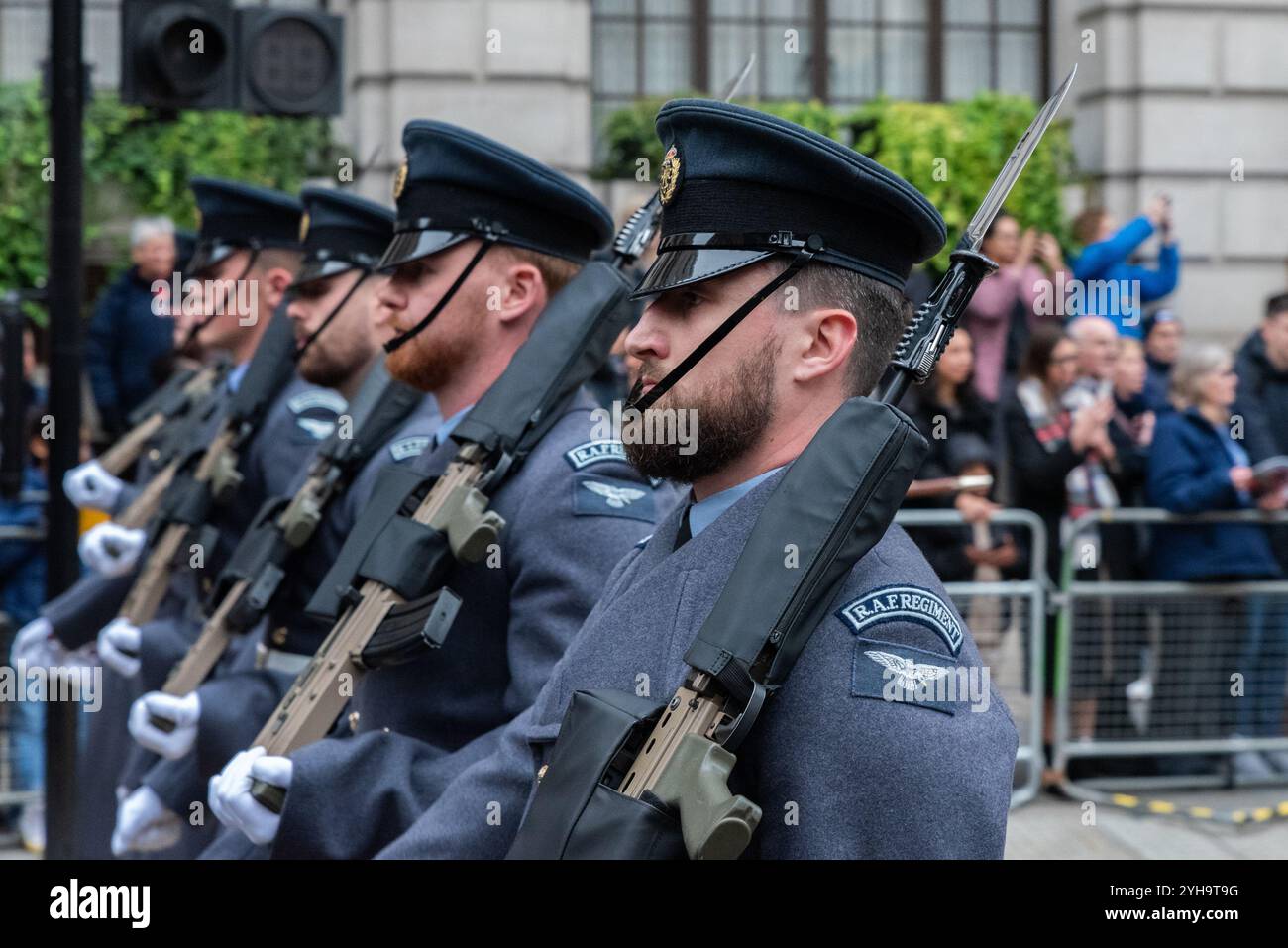 RAF Regiment, RAF Marching Detachment bei der Lord Mayor's Show Parade 2024 in London, Großbritannien. Historisches, traditionelles Ereignis. Stockfoto