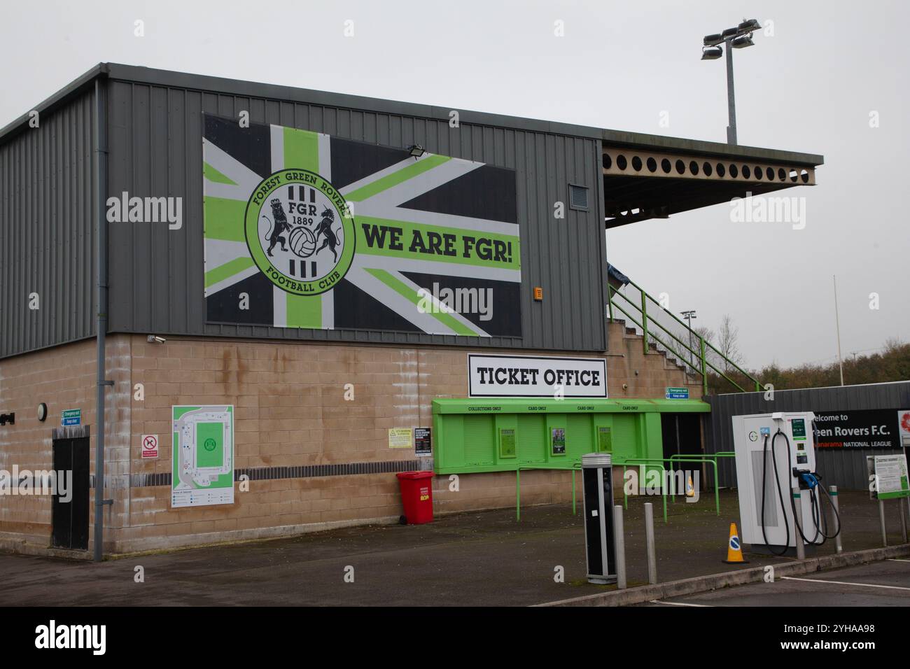 Das Stadion der Forest Green Rovers, auch bekannt als Bolt New Lawn Stockfoto