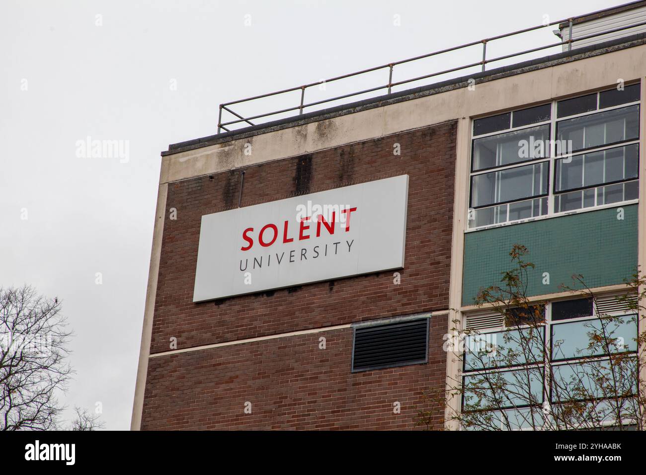 Gebäude der Solent University in Southampton, Stockfoto