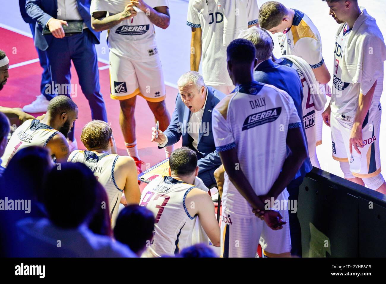 Monaco, Monaco. November 2024. Laurent Legname, Trainer von JDA Dijon, wurde während der Basketballmeisterschaft zwischen AS Monaco und JDA Dijon Basket in der Gaston Medecin Hall gesehen. Ergebnis: AS Monaco 76 - 74 JDA Dijon Basket (Foto: Laurent Coust/SOPA Images/SIPA USA) Credit: SIPA USA/Alamy Live News Stockfoto