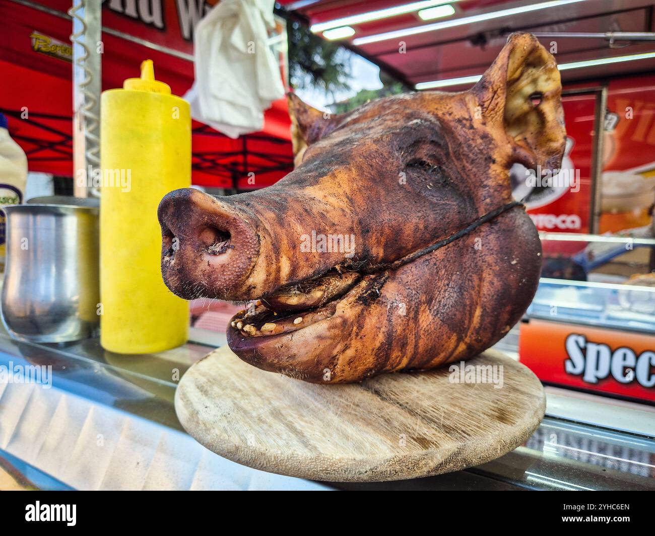 Italien, Inveruno, Antica Fiera di San Martino, Alte Messe San Martino, Porchetta Stockfoto