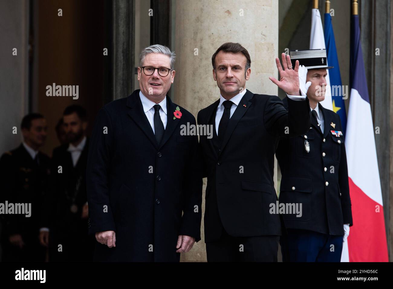 FRANKREICH- POLITIK-TOP-LEVEL-GIPFEL-Großbritannien-WAFFENSTILLSTAND-1. Weltkrieg der französische Präsident Emmanuel Macron empfängt den britischen Premierminister Keri Starmer im Elysee-Palast während der Feierlichkeiten zum 106. Jahrestag des Waffenstillstands 1918. In Paris, 11. November 2024. PARIS ILE-DE-FRANCE FRANKREICH COPYRIGHT: XANDREAXSAVORANIXNERIX FRANCE-POLITICS-TOP LEVEL SUMMI ASAVORANINERI-14 Stockfoto