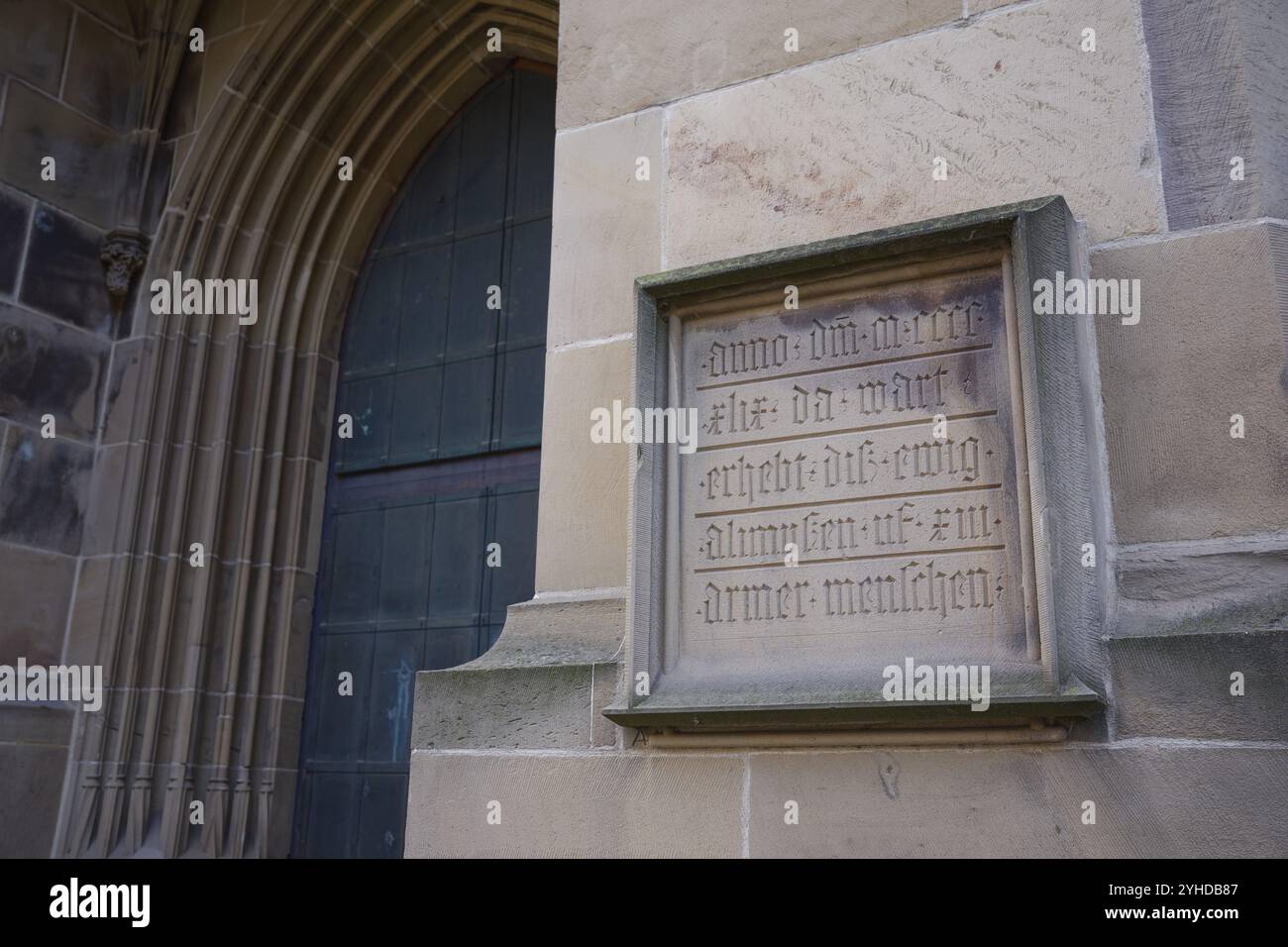 Inschrift vor der St. Kilianskirche, St. Kilian, Heilbronn-Franken, Baden-Württemberg, Deutschland, Europa Stockfoto