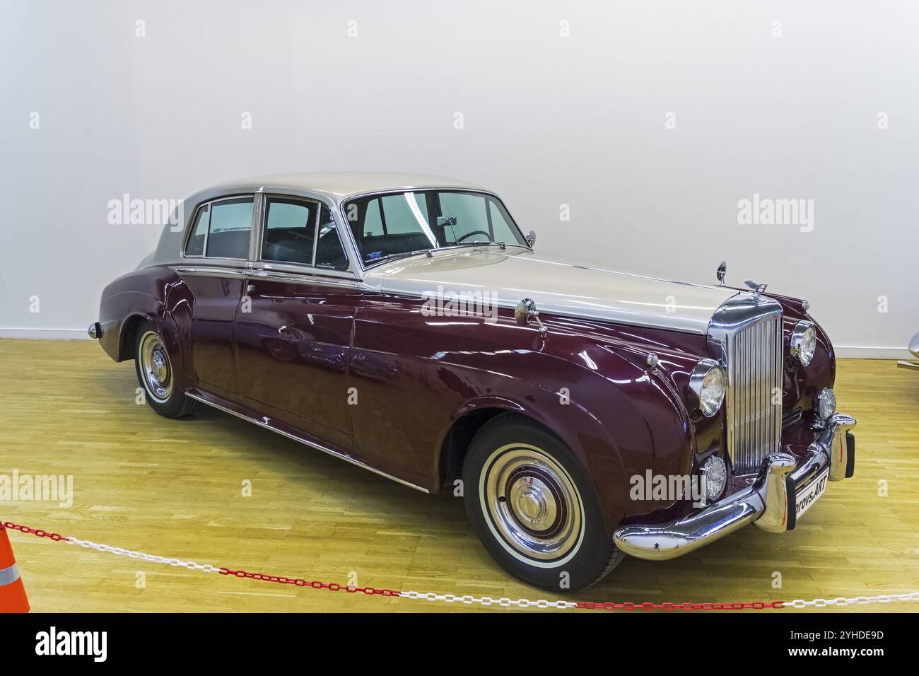 Moskau, Russland, 10. November 2018: 4-türige Limousine Bentley S2 (hergestellt 1960) auf der Ausstellung alter und seltener Autos, Europa Stockfoto