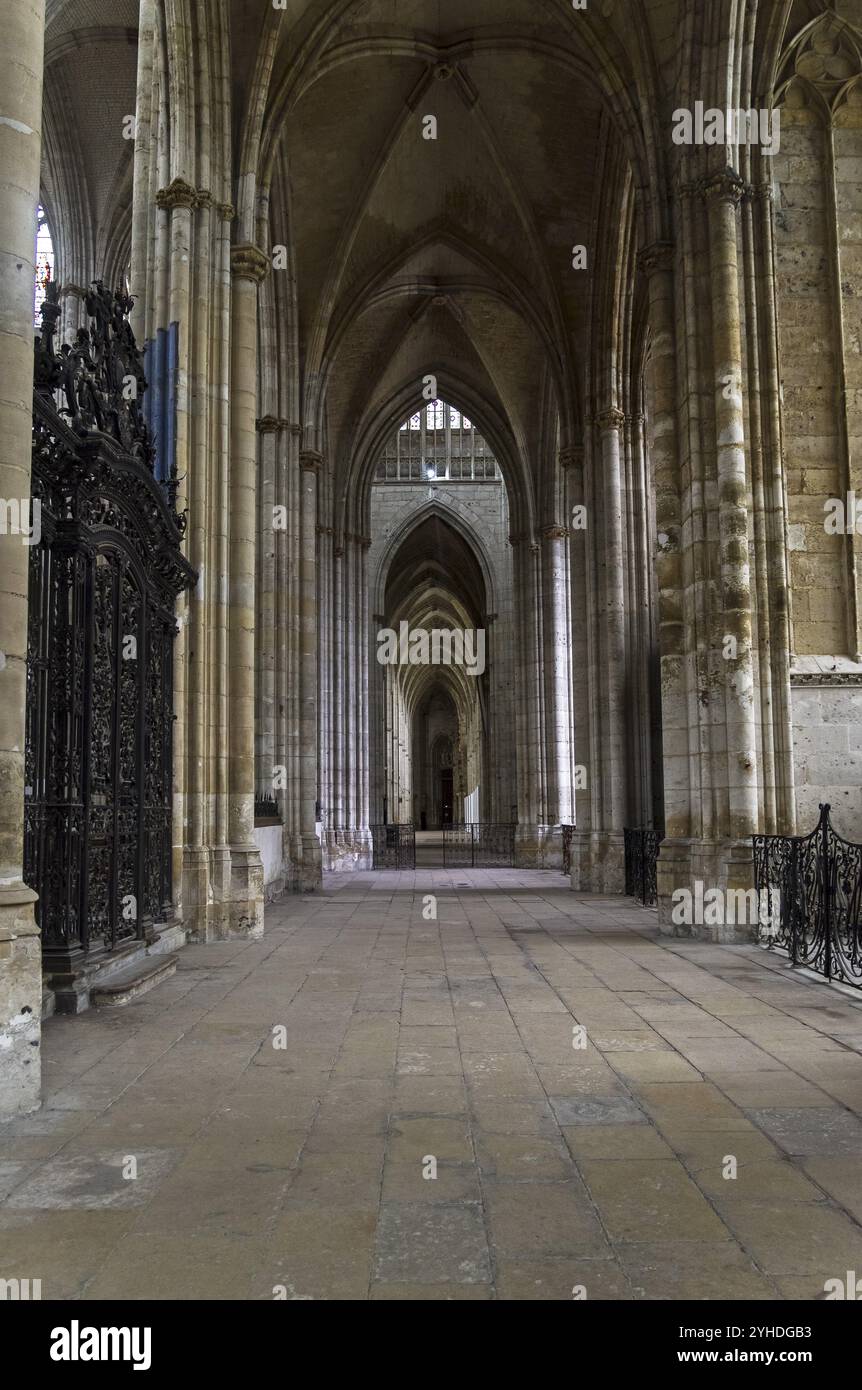 Rouen, Frankreich, 30. August 2018: Innenraum eines katholischen Tempels. Abteikirche Saint-Ouen, Rouen, Frankreich, Europa Stockfoto