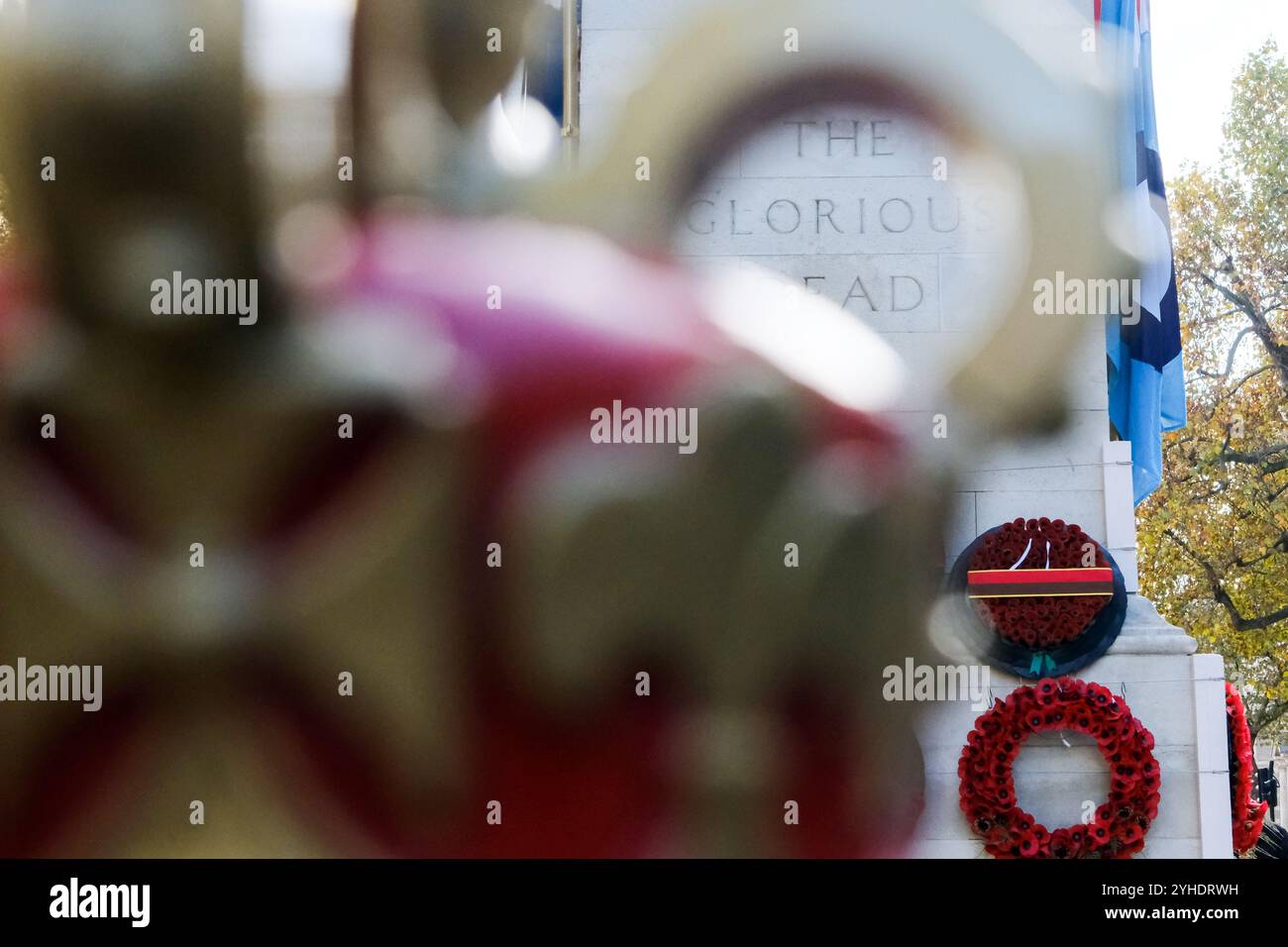 Cenotaph, London, Großbritannien. November 2024. Kränze am Tag des Waffenstillstands im Cenotaph in Whitehall, London. Quelle: Matthew Chattle/Alamy Live News Stockfoto