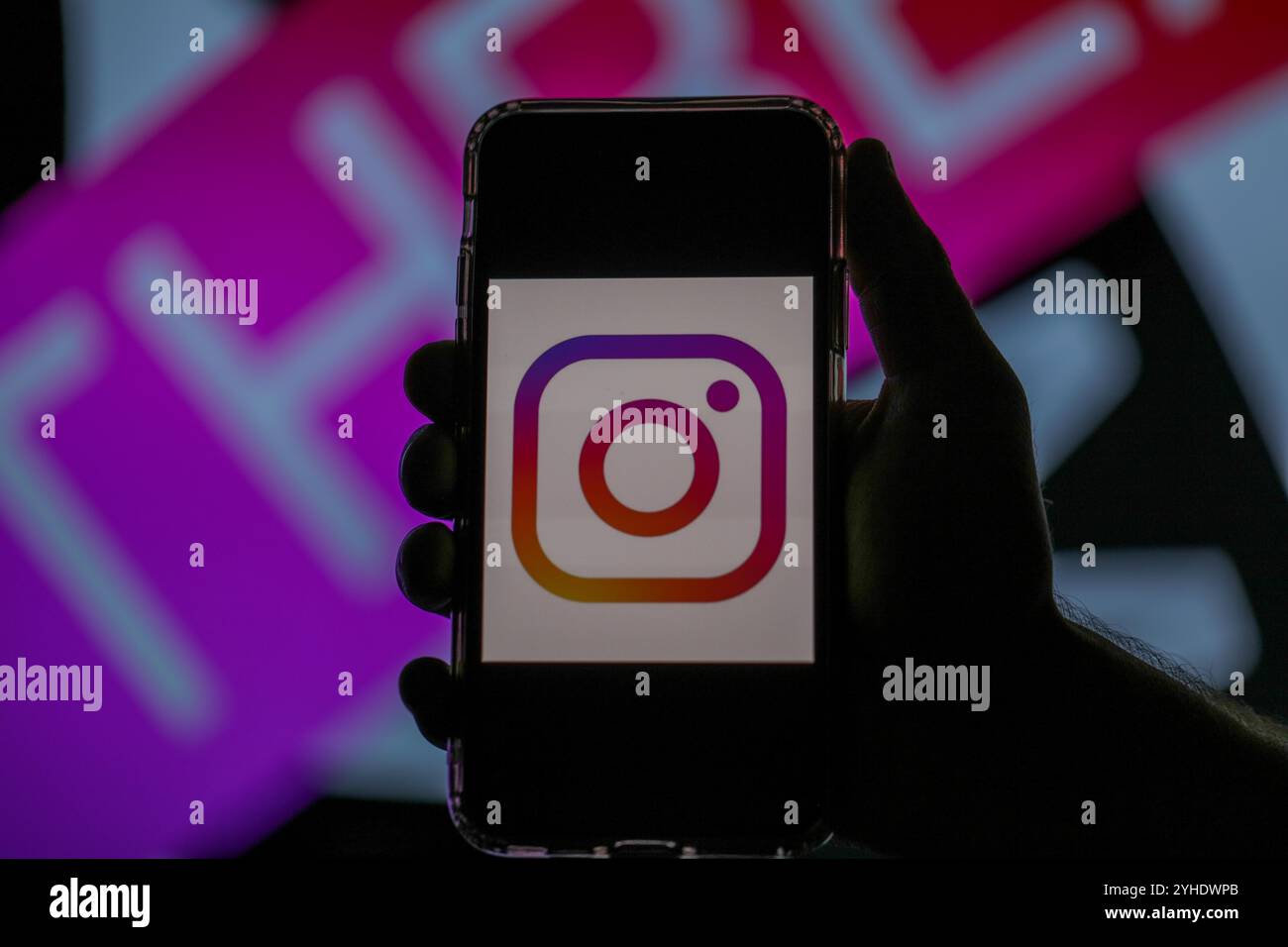 Gaziantep, Turkiye. Juli 2023. Das Logo der textbasierten Konversations-App „Threads“. Threads ist eine Online-App für soziale Medien, die kürzlich von Meta Platforms gestartet wurde. Die App funktioniert ähnlich wie Twitter, mit Beiträgen, die bis zu 500 Zeichen lang sind Stockfoto