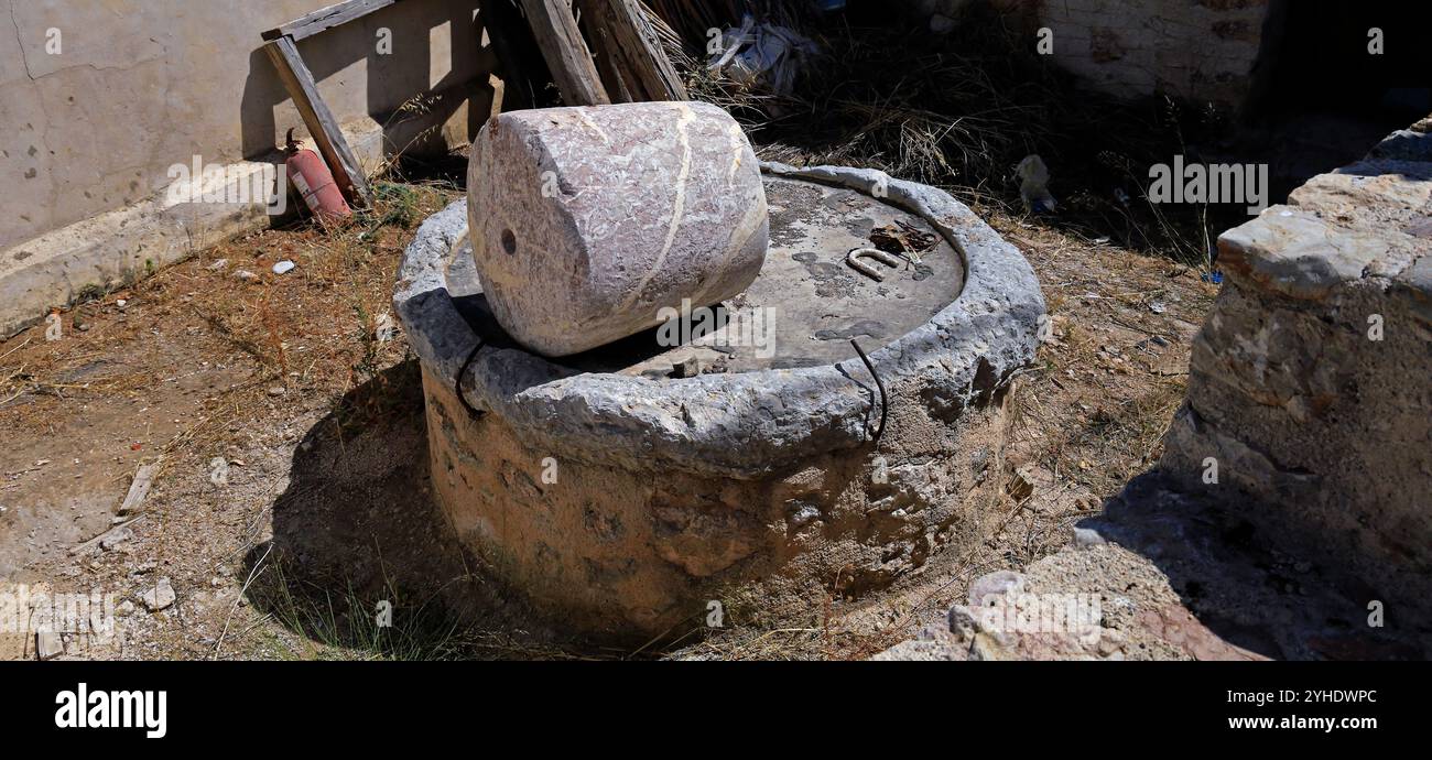 Olivenpresse Insel Tilos, griechische Inseln Dodekanes, Griechenland, Europa Stockfoto