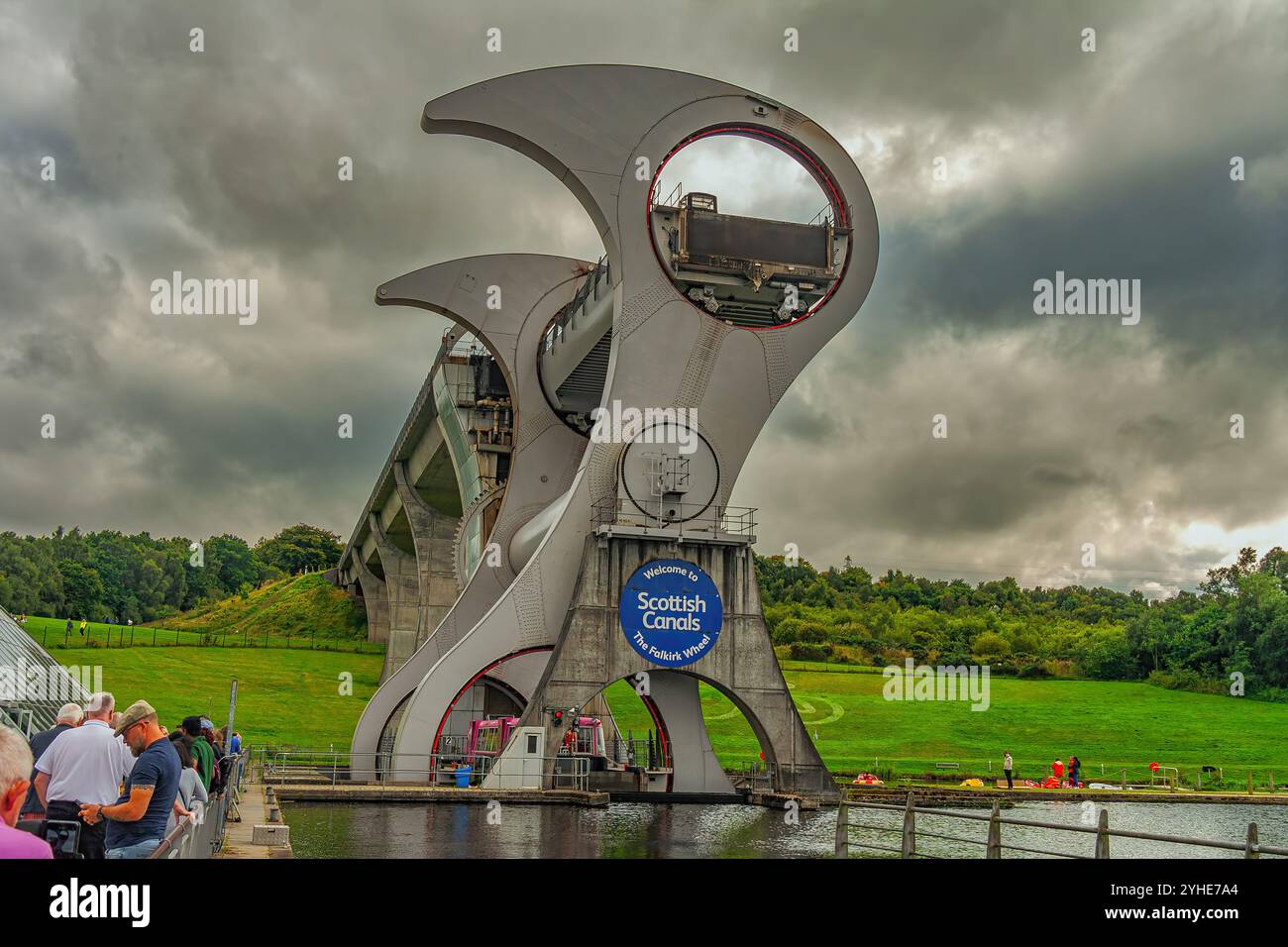 Das Falkirk Wheel ist ein innovativer rotierender Bootslift, der den Forth- und Clyde-Kanal mit dem Union Canal verbindet. Falkirk, Schottland, Vereinigtes Königreich, Eur Stockfoto