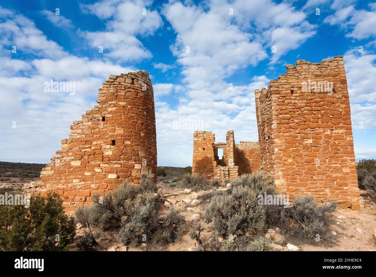 Hovenweep Burg steht über kleine Ruine Canyon in Hovenweep National Monument in Utah. Stockfoto