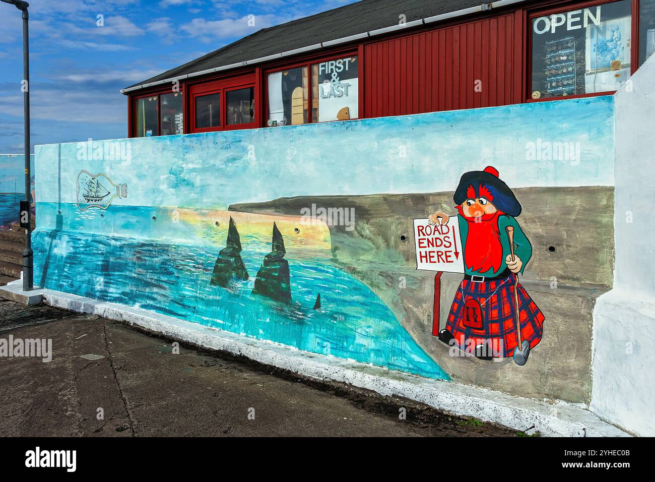Das Wandgemälde am Ende der Straße im Ferienort John O'Groats. Caithness, Highland Region, Schottland, Vereinigtes Königreich, Europa Stockfoto
