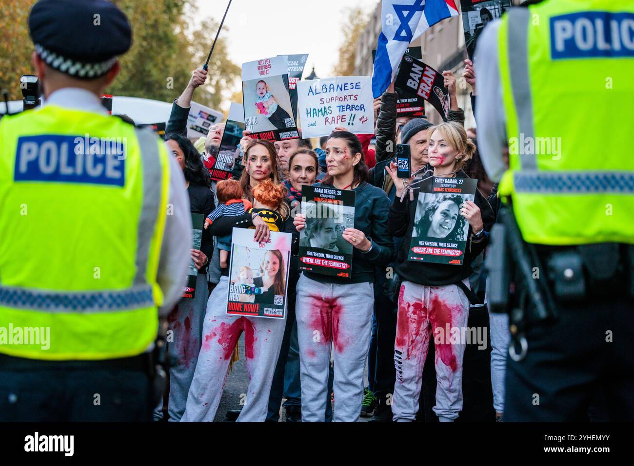 SOAS, London, Großbritannien. November 2024. Kampagne gegen den Antisemitismus veranstalten Sie eine Demonstration an der Schule für Orientalische und Afrikanistik (SOAS), wo die UN-Sonderberichterstatterin für die besetzten palästinensischen Gebiete, Francesca Albanese, wie sie zuvor über „die jüdische Lobby“ gepostet hat und angeblich auf einer von der Hamas organisierten Konferenz erklärt hat, dass sie „das Recht auf Widerstand“ hätten. Quelle: Amanda Rose/Alamy Live News Stockfoto