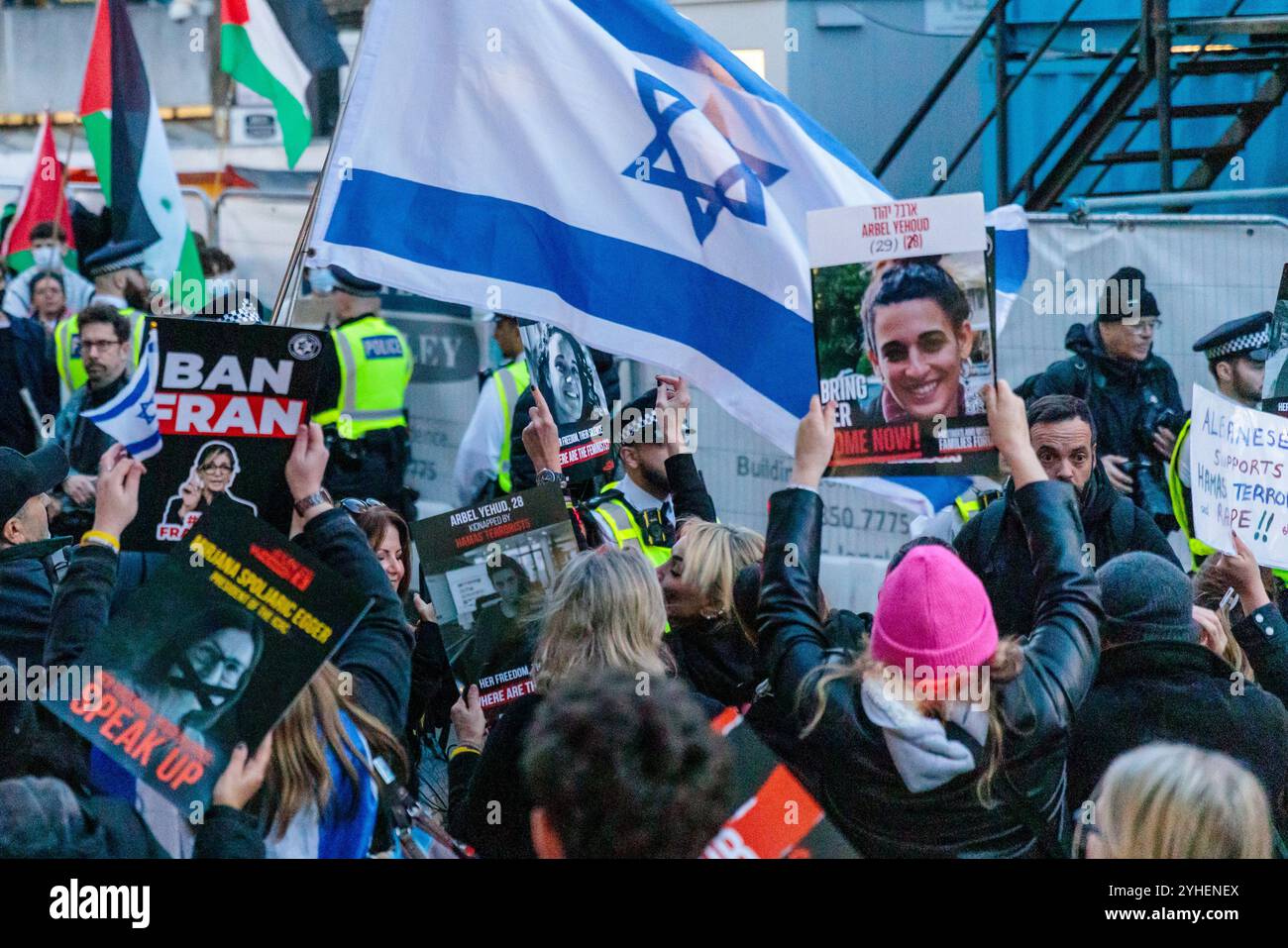 SOAS, London, Großbritannien. November 2024. Kampagne gegen den Antisemitismus veranstalten Sie eine Demonstration an der Schule für Orientalische und Afrikanistik (SOAS), wo die UN-Sonderberichterstatterin für die besetzten palästinensischen Gebiete, Francesca Albanese, wie sie zuvor über „die jüdische Lobby“ gepostet hat und angeblich auf einer von der Hamas organisierten Konferenz erklärt hat, dass sie „das Recht auf Widerstand“ hätten. Quelle: Amanda Rose/Alamy Live News Stockfoto