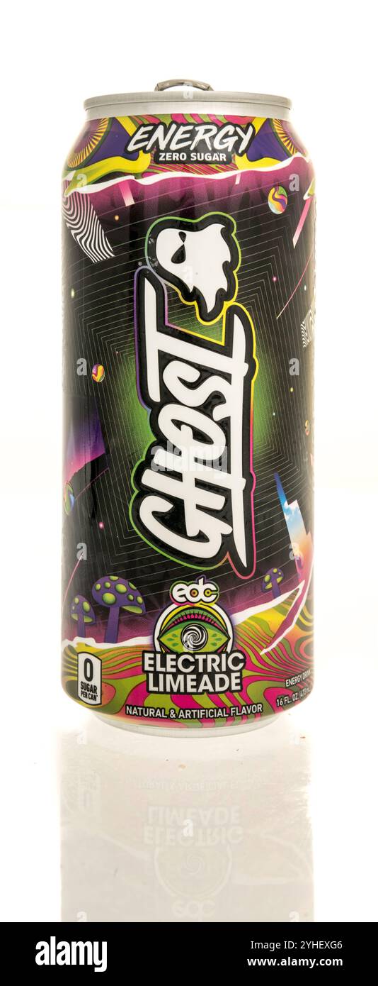 Winneconne, WI - 10. November 2024: A Dose of Ghost Energy Drink Zero Sugar auf isoliertem Hintergrund. Stockfoto