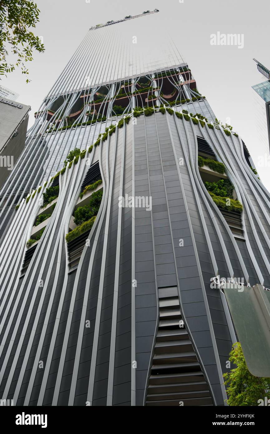 Das markante moderne Capita Spring Building Singapur Asia zeigt ein ökologisches architektonisches Design zusammen mit dem umweltfreundlichen Wohngebäude Stockfoto