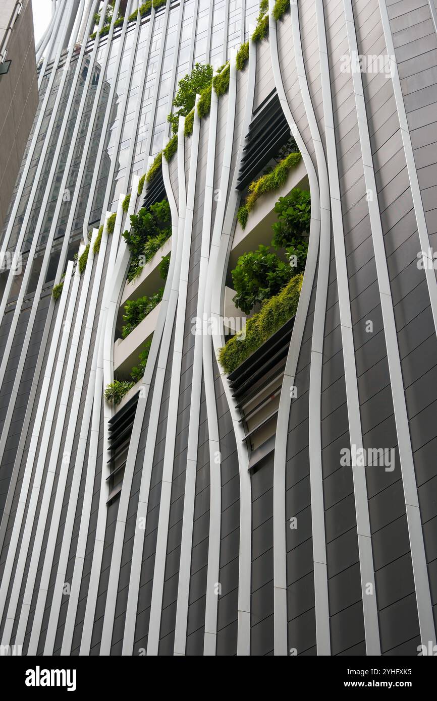 Das markante moderne Capita Spring Building Singapur Asia zeigt ein ökologisches architektonisches Design zusammen mit dem umweltfreundlichen Wohngebäude Stockfoto