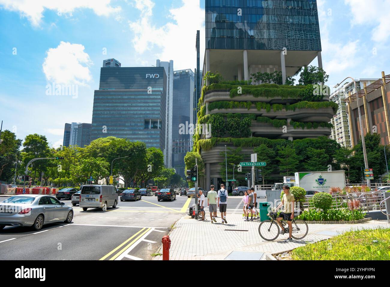 Ein Blick auf die Upper Pickering Street Singapur mit den Wolkenkratzern und dem Pickering Komplex, einem Wohnmauergebäude und Wahrzeichen. Stockfoto