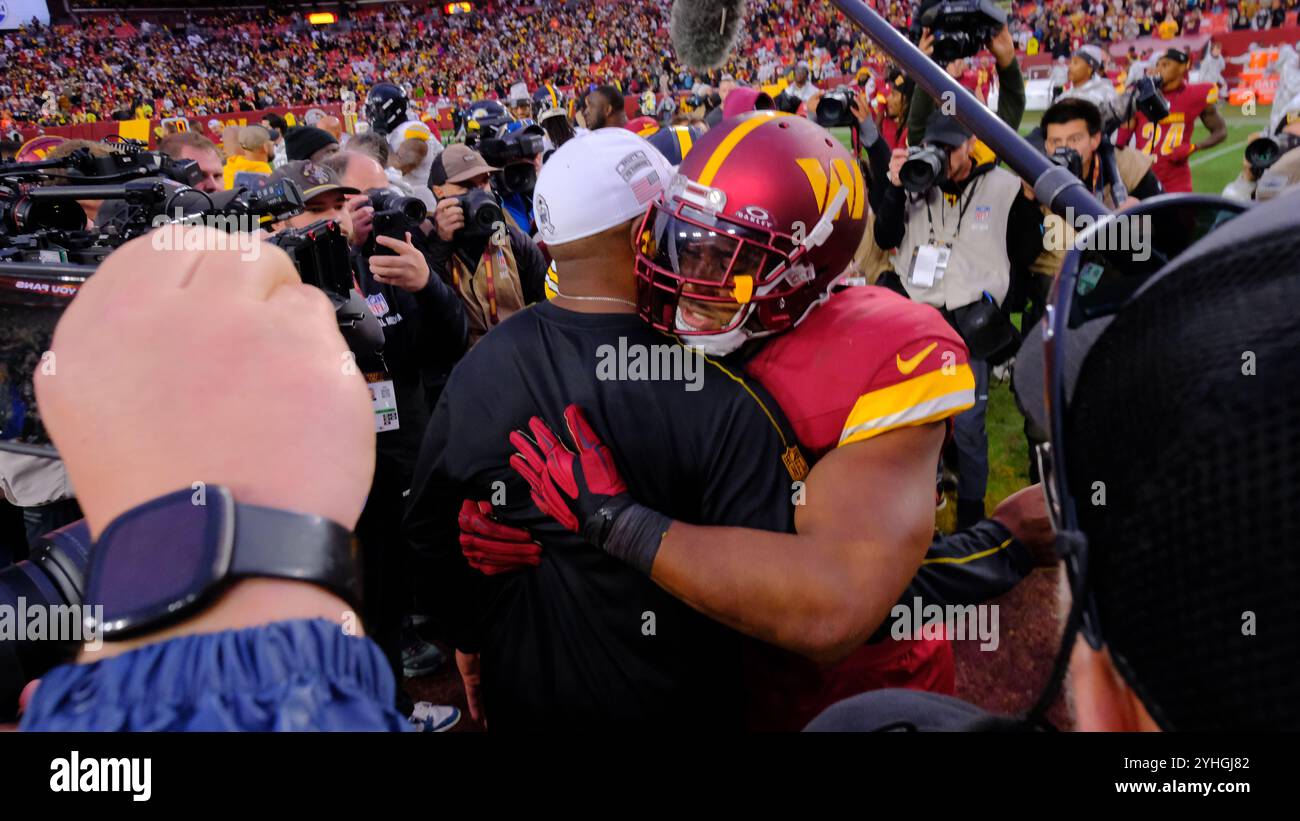 Landover, Maryland, USA. November 2024. Bobby Wagner während der Steelers vs. Commanders in Landover, Maryland. Jason Pohuski/CSM(Bild: © Jason Pohuski/Cal Sport Media). Quelle: csm/Alamy Live News Stockfoto