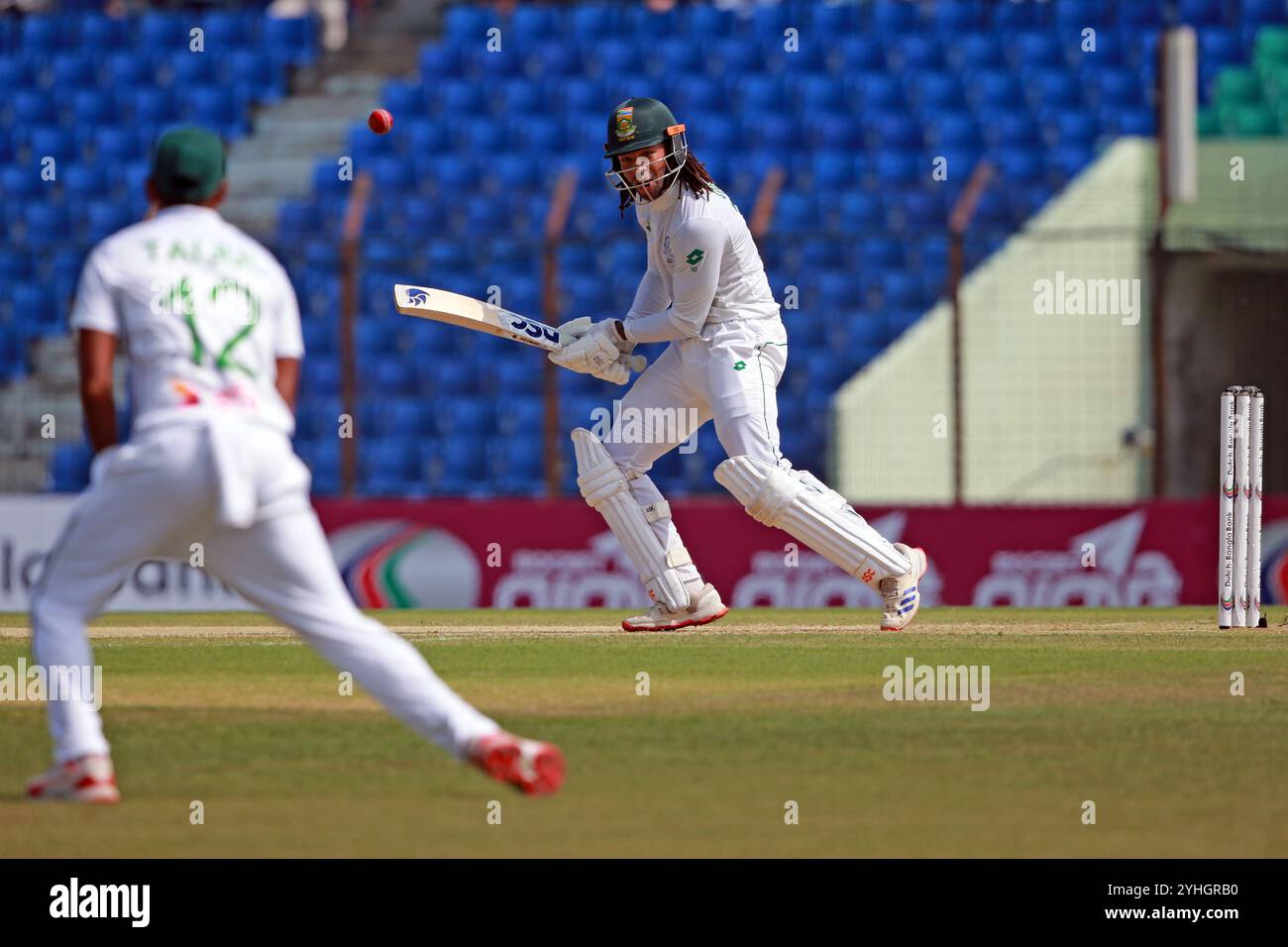 Tony de Zorzi schlägt während des ersten Testtages in Bangladesch und Südafrika im Zahur Ahmed Chowdhury Stadium in Sagorika, Chattogram, Bangladesch, Oktob Stockfoto