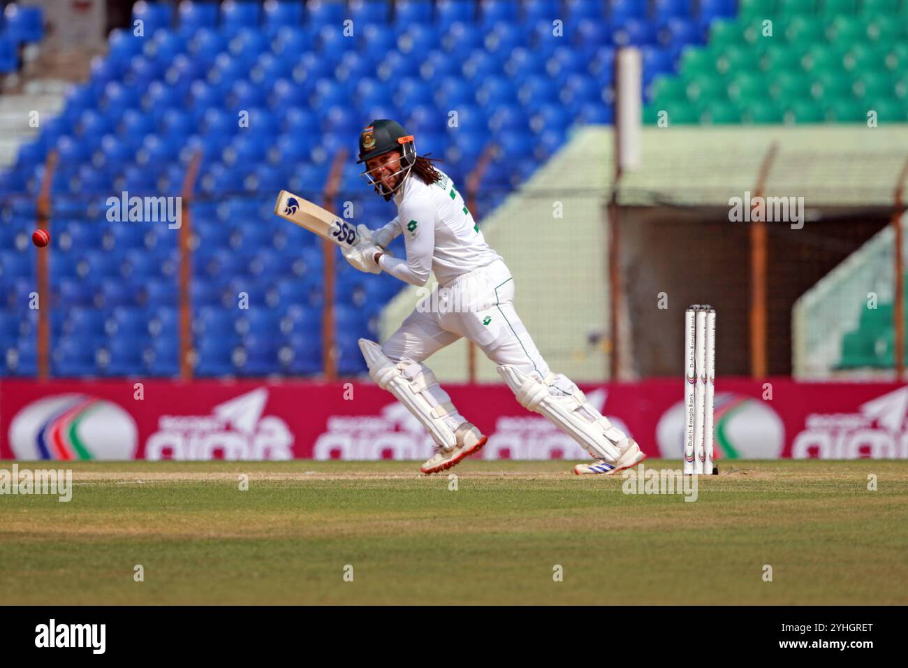 Tony de Zorzi schlägt während des ersten Testtages in Bangladesch und Südafrika im Zahur Ahmed Chowdhury Stadium in Sagorika, Chattogram, Bangladesch, Oktob Stockfoto