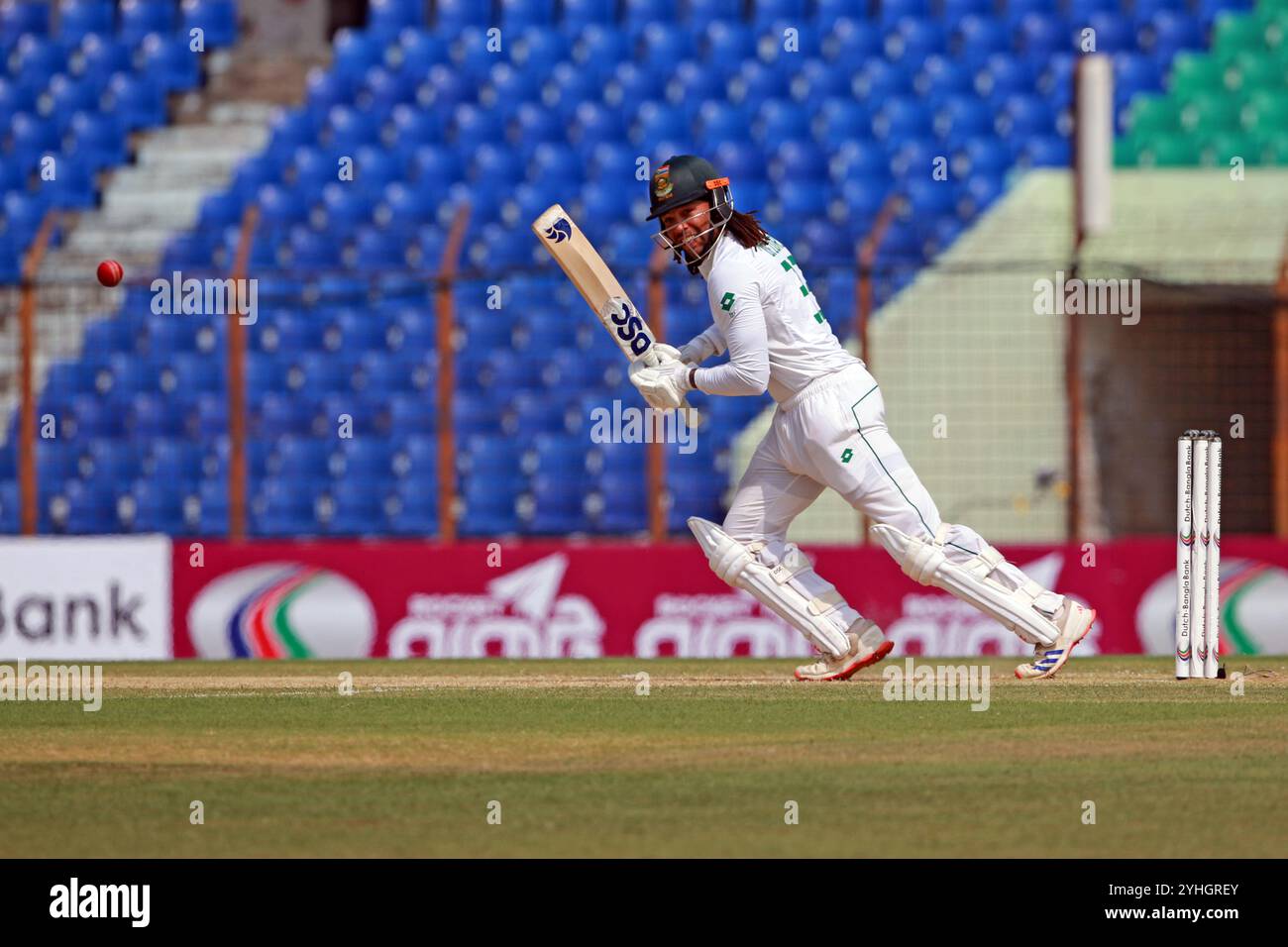 Tony de Zorzi schlägt während des ersten Testtages in Bangladesch und Südafrika im Zahur Ahmed Chowdhury Stadium in Sagorika, Chattogram, Bangladesch, Oktob Stockfoto