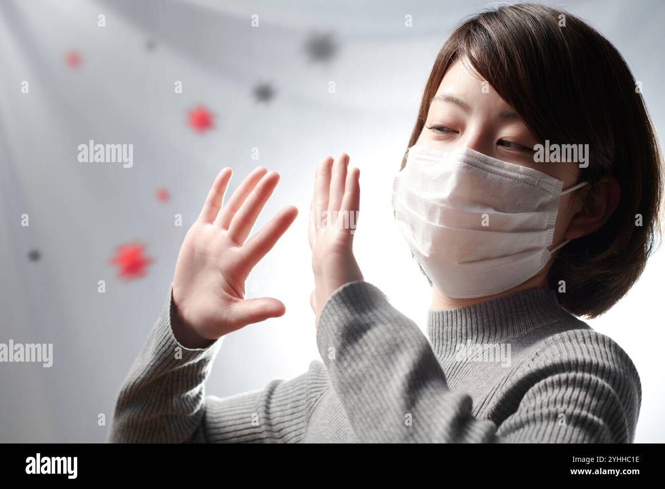 Frau, die sich vor dem Virus schützt Stockfoto