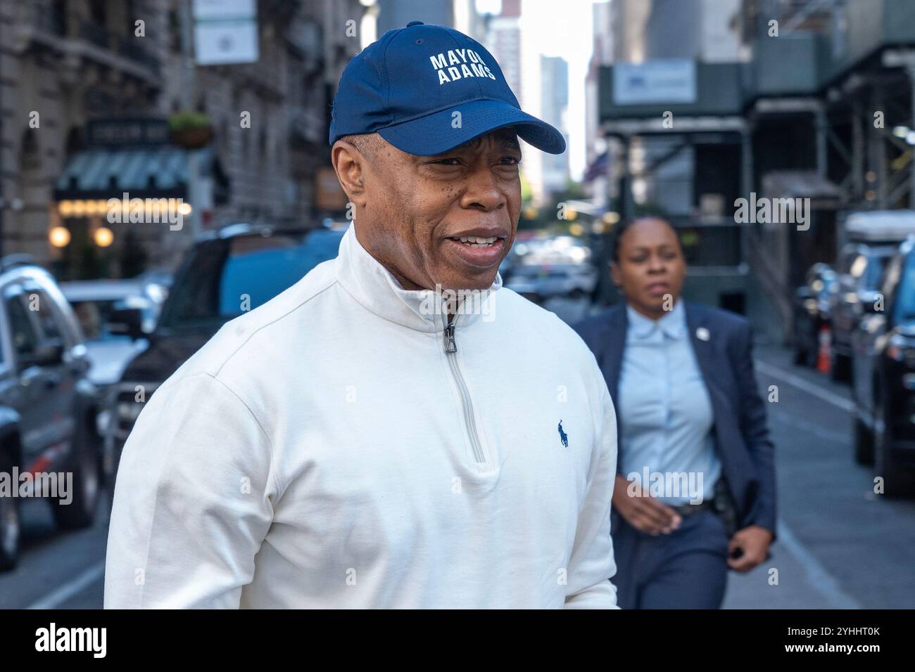 New York, Usa. November 2024. Bürgermeister Eric Adams marschiert zur 105. Jährlichen Veterans Day Parade auf der Fifth Avenue in New York (Foto: Lev Radin/Pacific Press) Credit: Pacific Press Media Production Corp./Alamy Live News Stockfoto