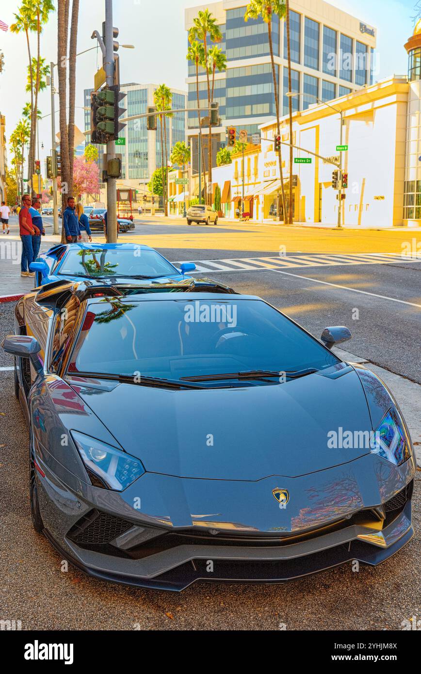 Los Angelos, Kalifornien, USA - 23. September 2018: Schöne und teure Sportwagen auf modischen Street Rodeo Drive in Hollywood. Stockfoto