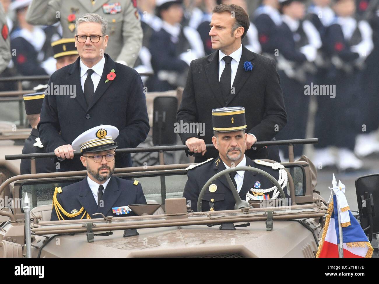 Frankreich, PARIS, 11.11.2024. Der britische Premierminister Keir Starmer und Emmanuel Macron in Anwesenheit von Nicolas Sarkozy am 11. November 2024 in Paris anlässlich der Gedenkfeier zum Waffenstillstand von 1918. Foto von Francois Pauletto France, PARIS, 11.11.2024.Le Premier Ministry britannique, Keir Starmer, et Emmanuel Macron, en Presence de Nicolas Sarkosy le 11 Novembre 2024 à Paris à l'Gelegenheit des commorations de l'Armistice de 1918. Photographie de Francois Pauletto Stockfoto