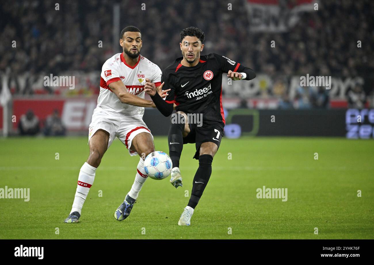 JOSHA Vagnoman VfB Stuttgart (04) gegen Omar Marmoush Eintracht Frankfurt SGE (07) MHPArena, MHP Arena Stuttgart, Baden-Württemberg, Deutschland, Europ Stockfoto