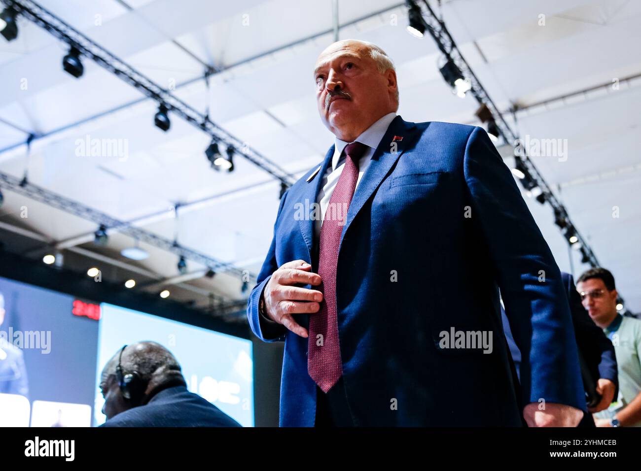 Baku, Aserbaidschan, 12. November 2024. Sadyr Zhaparov, Präsident Kirgisistans, nimmt während des ersten Teils der Konferenz der Vereinten Nationen über Klimaänderungen auf hoher Ebene im Plenarsaal von Nizami während der COP29 Teil, einer Veranstaltung des UNFCCC im Olympiastadion von Baku. Die COP29, die ab November 11-22 läuft, konzentriert sich auf die Ermittlung von CO2-Ausgleichsmaßnahmen für saubere Energie. Quelle: Dominika Zarzycka/Alamy Live News Stockfoto