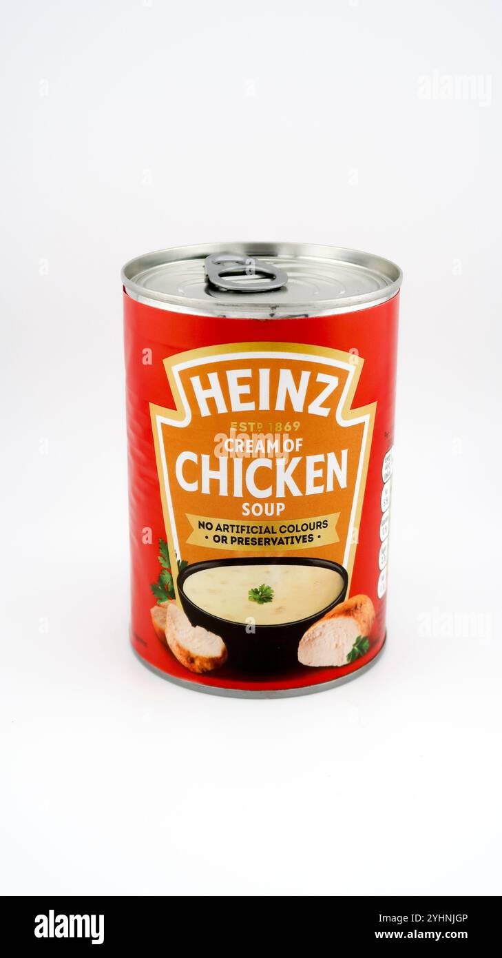 Dose von Heinz Creme von Hühnersuppe auf weißem Hintergrund Stockfoto