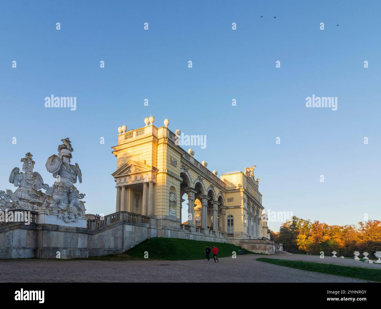 Gloriette im Park Schloss Schönbrunn Wien 13. Hietzing Wien Österreich Stockfoto