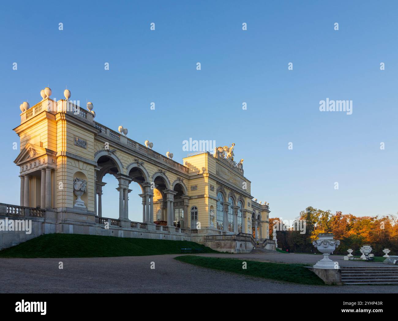 Wien: Gloriette im Park Schloss Schönbrunn 13. Hietzing, Wien, Österreich Stockfoto