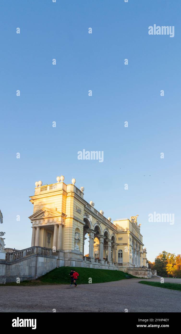 Wien: Gloriette im Park Schloss Schönbrunn 13. Hietzing, Wien, Österreich Stockfoto