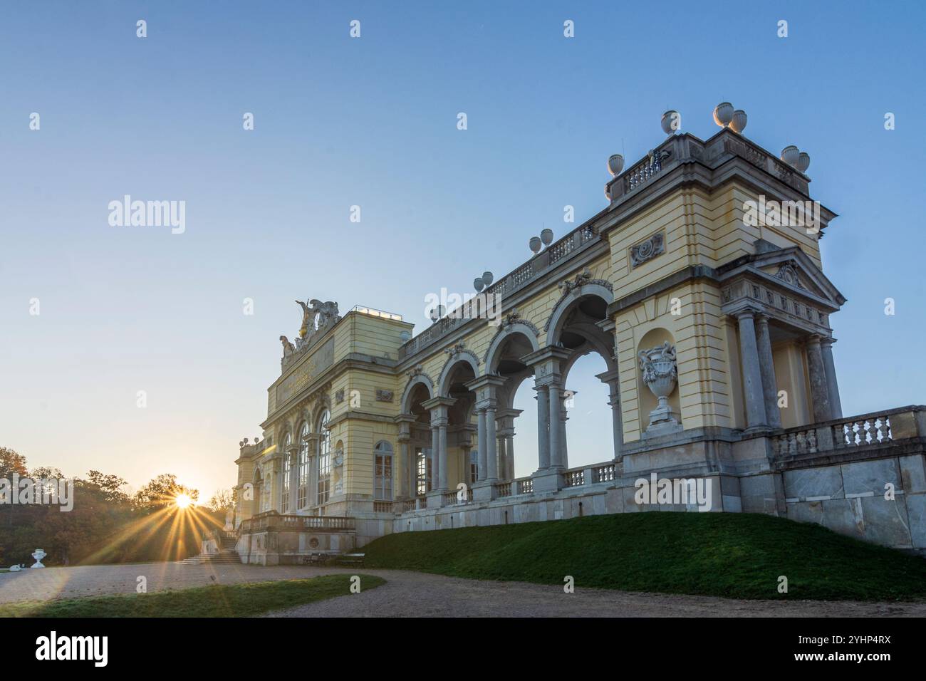 Wien: Gloriette im Park Schloss Schönbrunn 13. Hietzing, Wien, Österreich Stockfoto