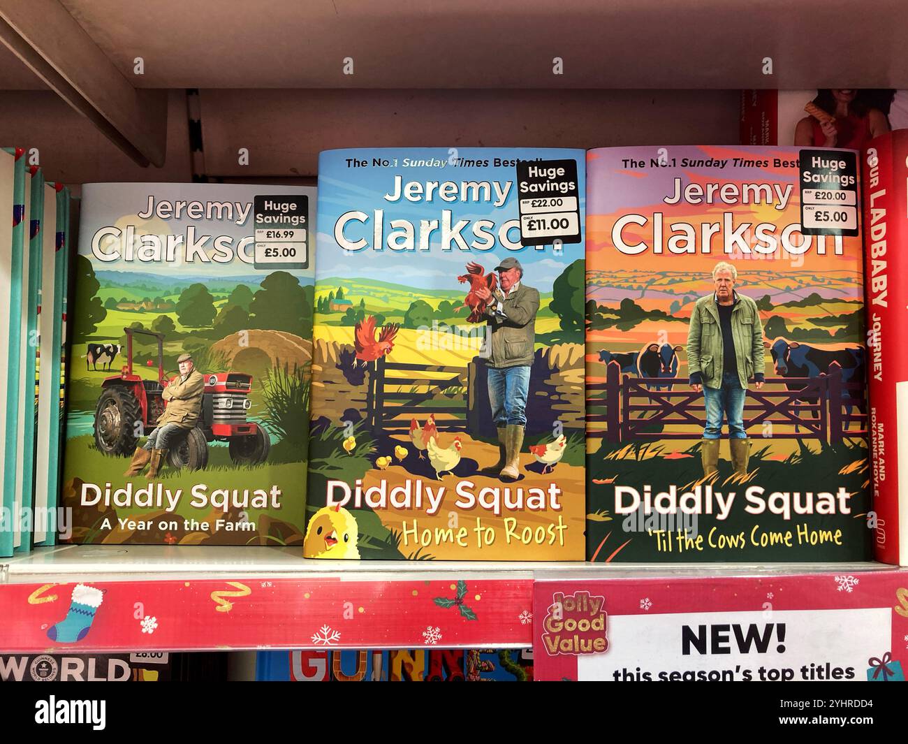 Jeremy Clarkson, Diddly Squat Farm, Clarkson's Farm Bücher zum Verkauf im örtlichen Buchladen Stockfoto