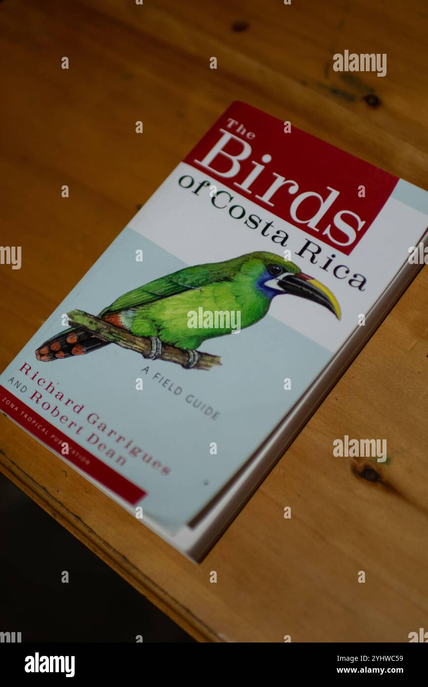 Die Vögel von Costa Rica Buch von Richard Garrigues und Robert Dean Stockfoto