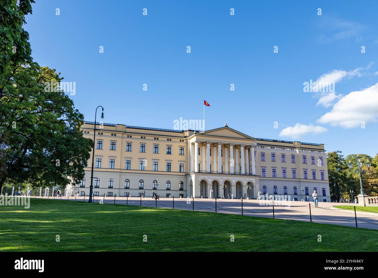 Oslo Königspalast, 19. Jahrhundert erbaut als norwegische Residenz des in Frankreich geborenen Karl XIV. Johannes, der als König von Norwegen und Schweden regierte. Stockfoto