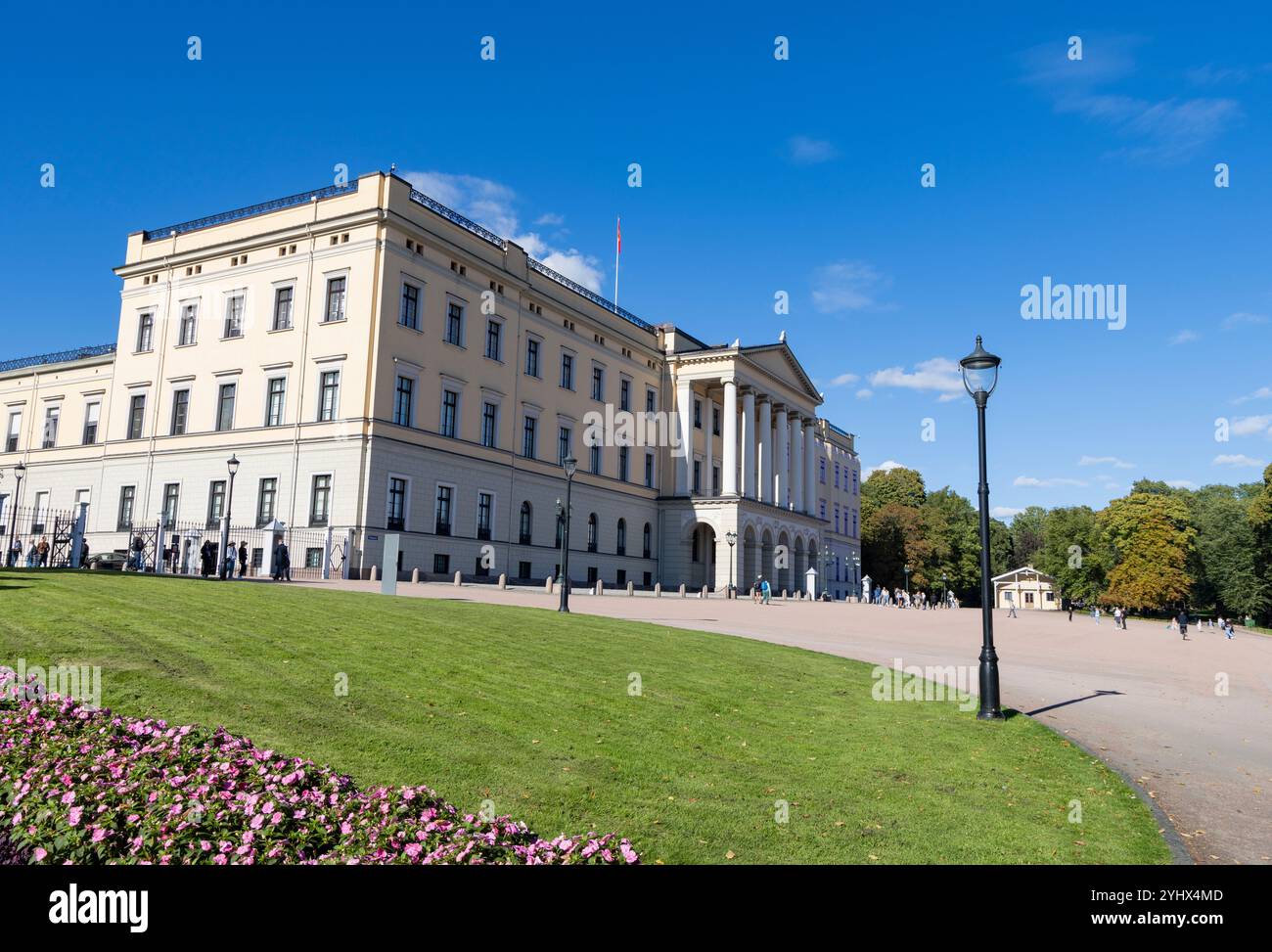 Oslo Königspalast, 19. Jahrhundert erbaut als norwegische Residenz des in Frankreich geborenen Karl XIV. Johannes, der als König von Norwegen und Schweden regierte. Stockfoto