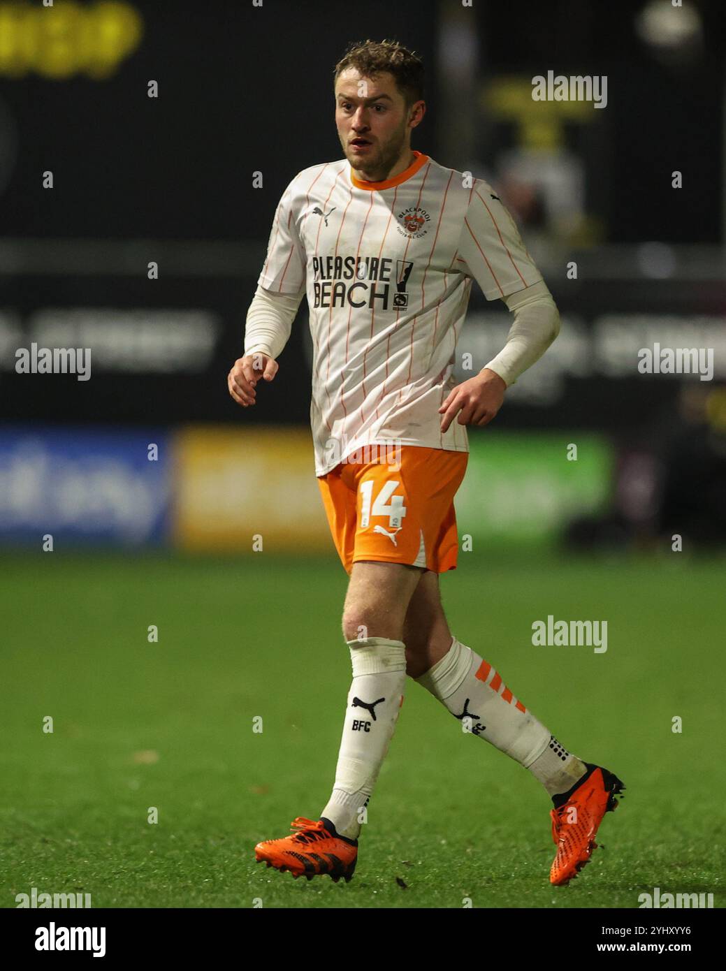 Harrogate, Großbritannien. November 2024. Elliot Embleton of Blackpool während des Bristol Street Motors Trophy Match Harrogate Town vs Blackpool in der Wetherby Road, Harrogate, Vereinigtes Königreich, 12. November 2024 (Foto: Alfie Cosgrove/News Images) in Harrogate, Vereinigtes Königreich am 13. November 2024. (Foto: Alfie Cosgrove/News Images/SIPA USA) Credit: SIPA USA/Alamy Live News Stockfoto