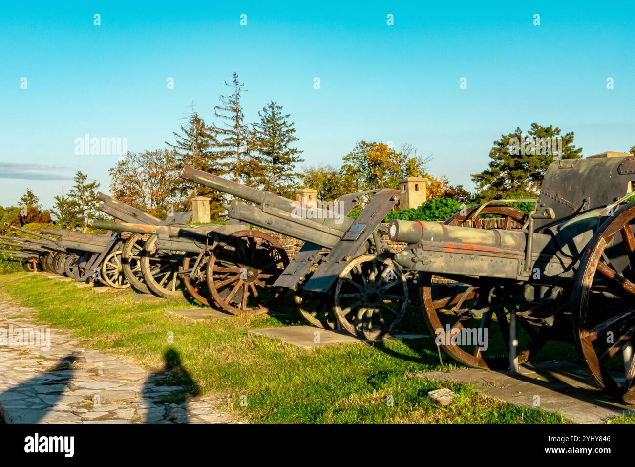 Freilichtmuseum für militärische Ausrüstung. Hochwertige Fotos Stockfoto