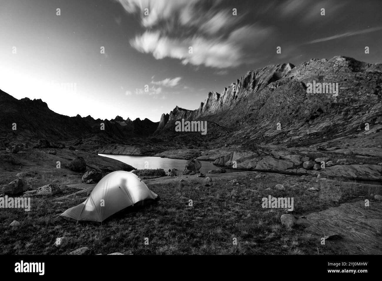 WY01719-00-BW...WYOMING - Campingplatz im Wind River Range Titcomb Basin Abschnitt der Bridger Wilderness, Bridger National Forest. (HERR NR. S1) Stockfoto