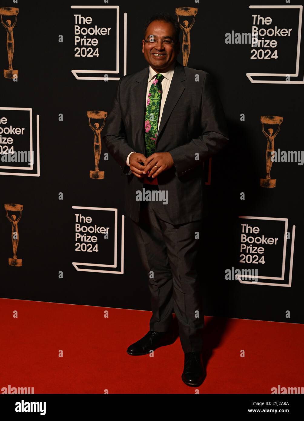 LONDON, GROSSBRITANNIEN. November 2024. Krishnan Guru-Murthy nimmt an der Verleihung des Booker Prize 2024 im Old Billingsgate London Teil. (Foto von 李世惠/siehe Li/Picture Capital) Credit: Siehe Li/Picture Capital/Alamy Live News Stockfoto