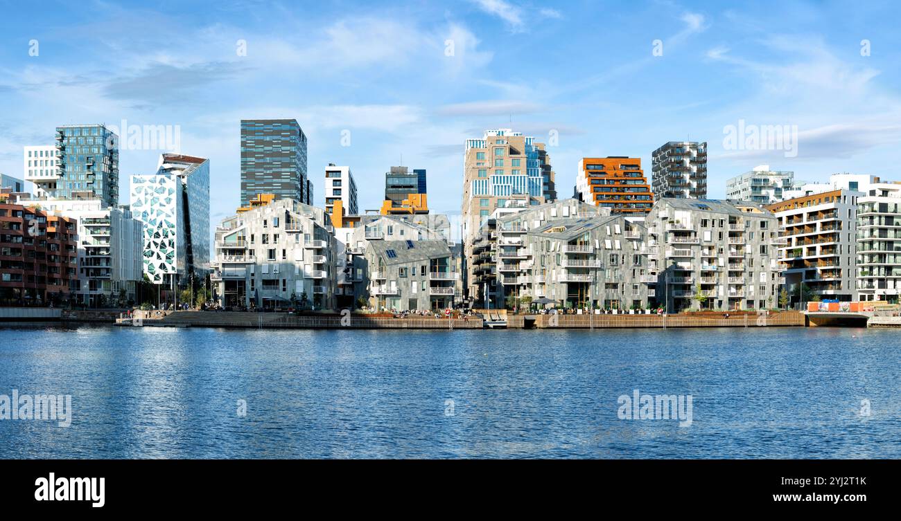 Moderne Gebäude in Oslo, Norwegen. Das sind einige der neuen Gebäude im Stadtteil Bjorvika. Reise- und Architekturkonzepte Stockfoto