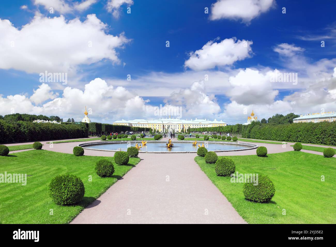 Oberer Park in Pertergof, Stadt Sankt-Petersburg, Russland Stockfoto