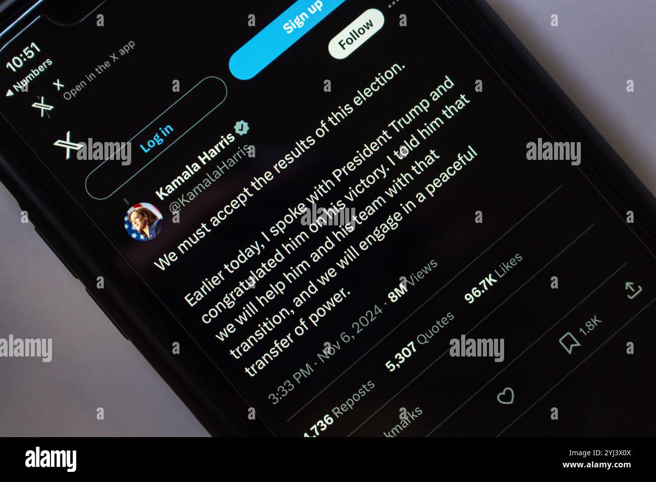 Kamala Harris X Post, in der er sich mit den Wahlergebnissen befasst und Einheit und Stabilität während des friedlichen Übergangs der Macht zu Donald Trump betont Stockfoto