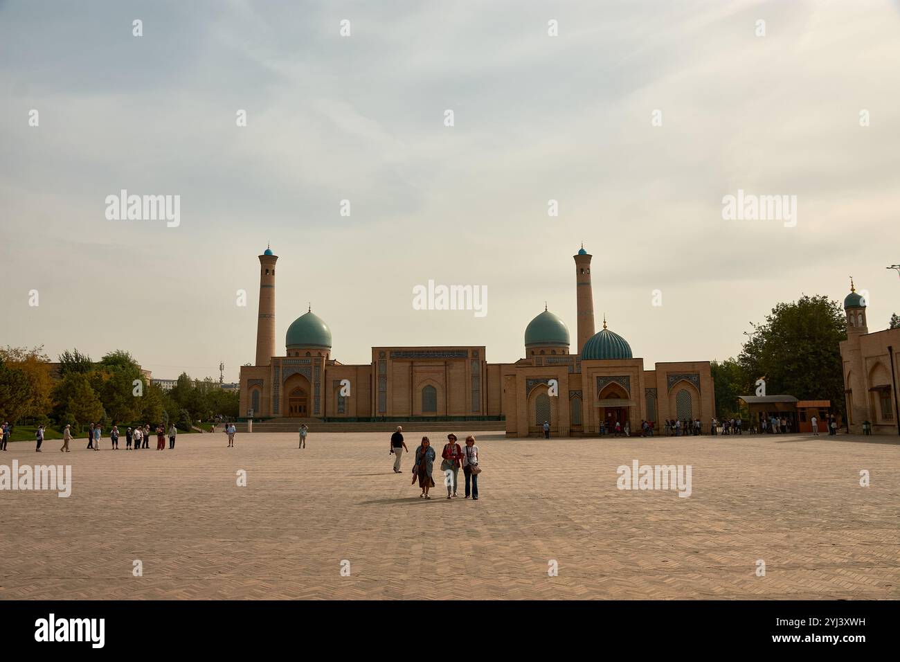 Taschkent, Usbekistan; 16. September 2024; Barak Khan Madrasah, ein wichtiges kulturelles Denkmal und historisches Denkmal in Taschkent, Usbekistan. Stockfoto