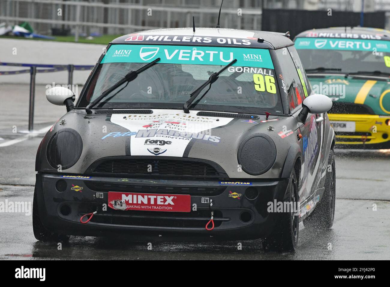 Sam Gornall, Westbourne Motorsport, MINI Cooper, Vertu MINI Challenge Trophy 2024, 20-Minuten-Rennen, Single-Marque-Rennen, Autos basieren auf der R50 MI Stockfoto